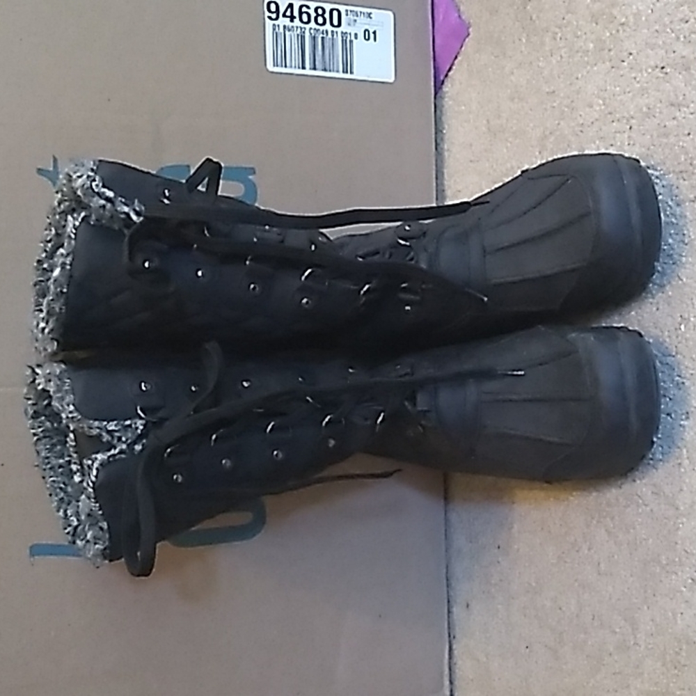 Women's Black Weatherproof Winter Boots, Size 8.5